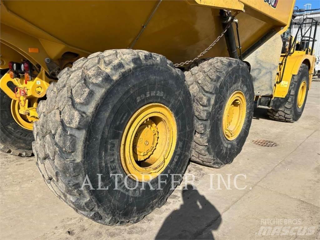 CAT 745-04 鉸接式起吊車