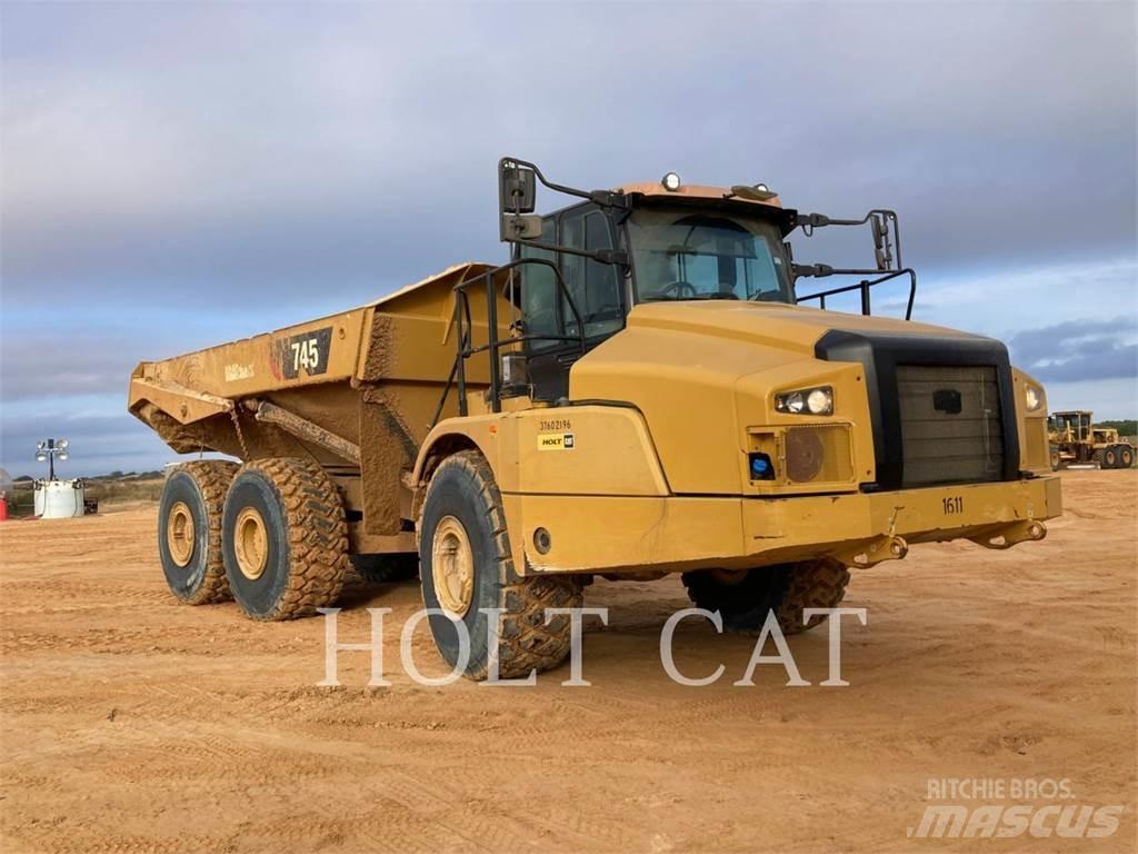 CAT 745-04 鉸接式起吊車