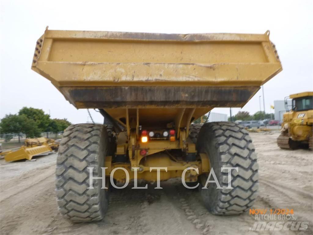 CAT 745-04 鉸接式起吊車