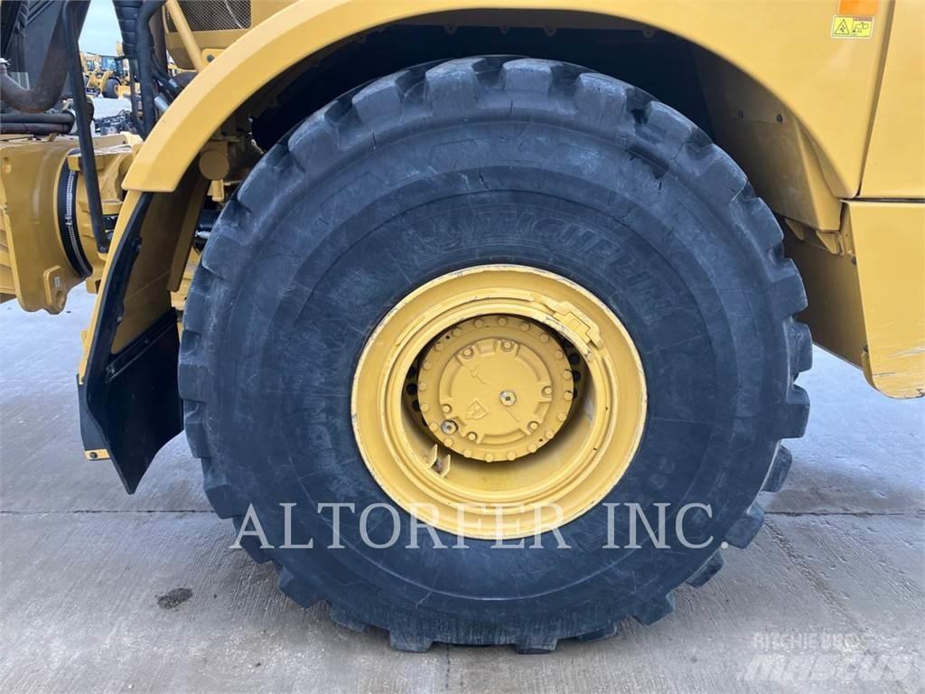CAT 745-04 鉸接式起吊車