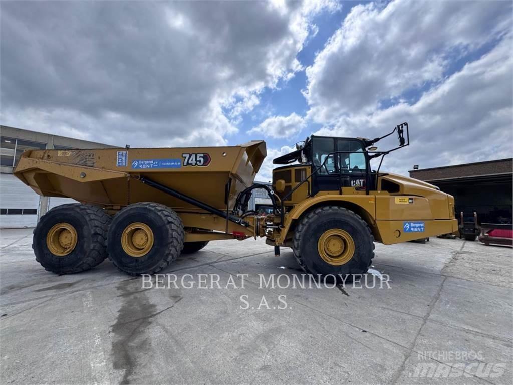 CAT 745-04 鉸接式起吊車