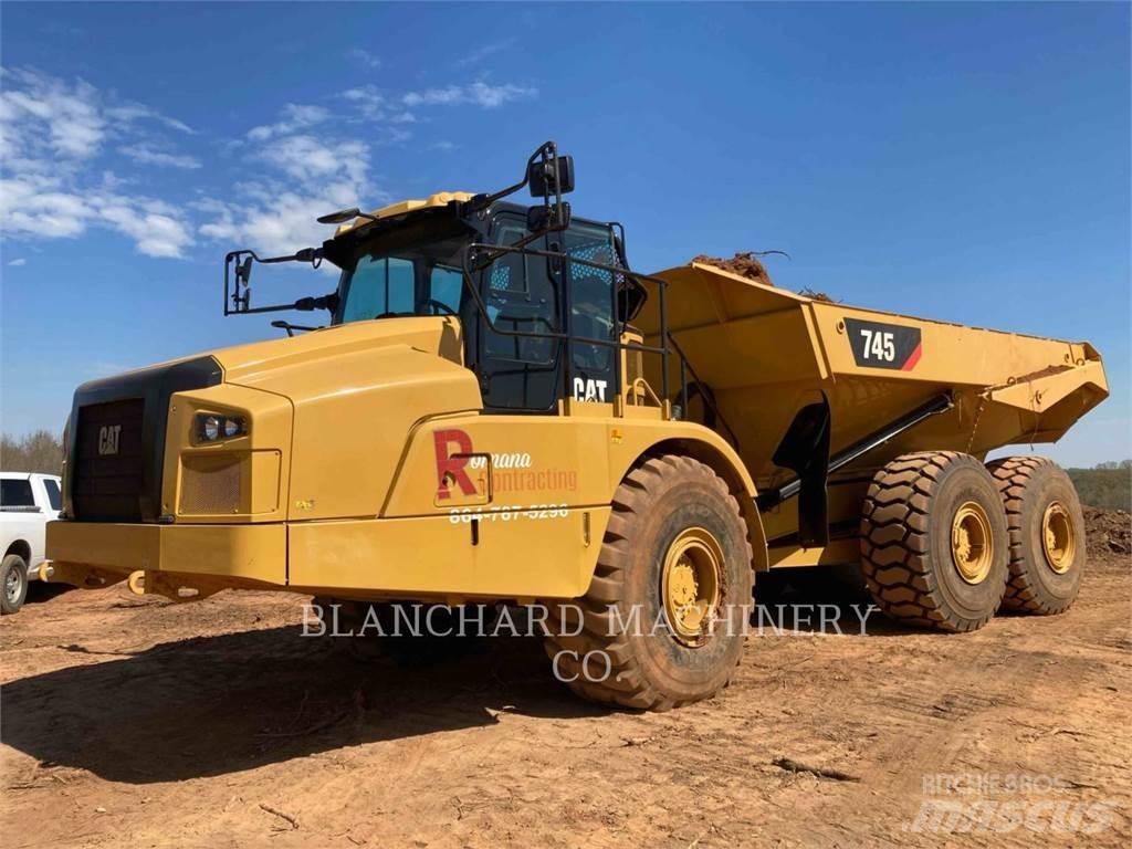 CAT 745-04 鉸接式起吊車