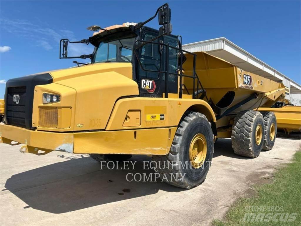 CAT 745-04 鉸接式起吊車