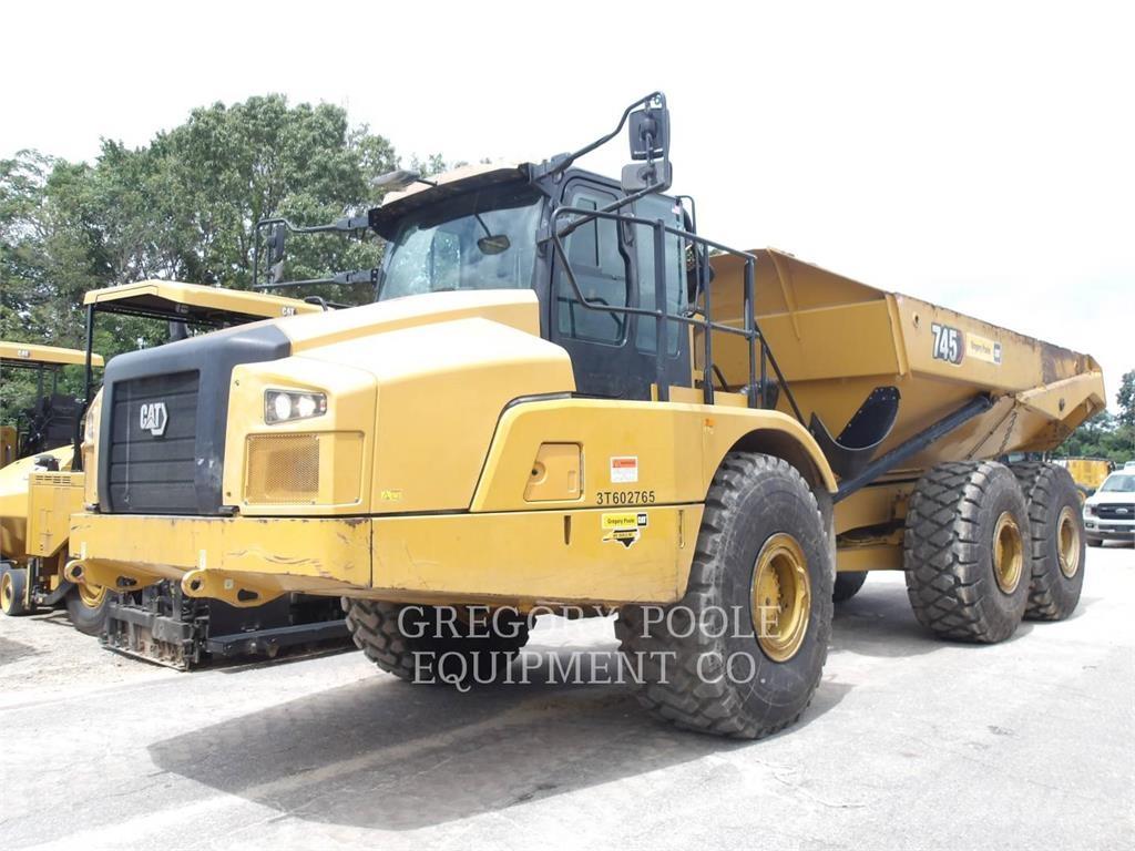 CAT 745-04 鉸接式起吊車