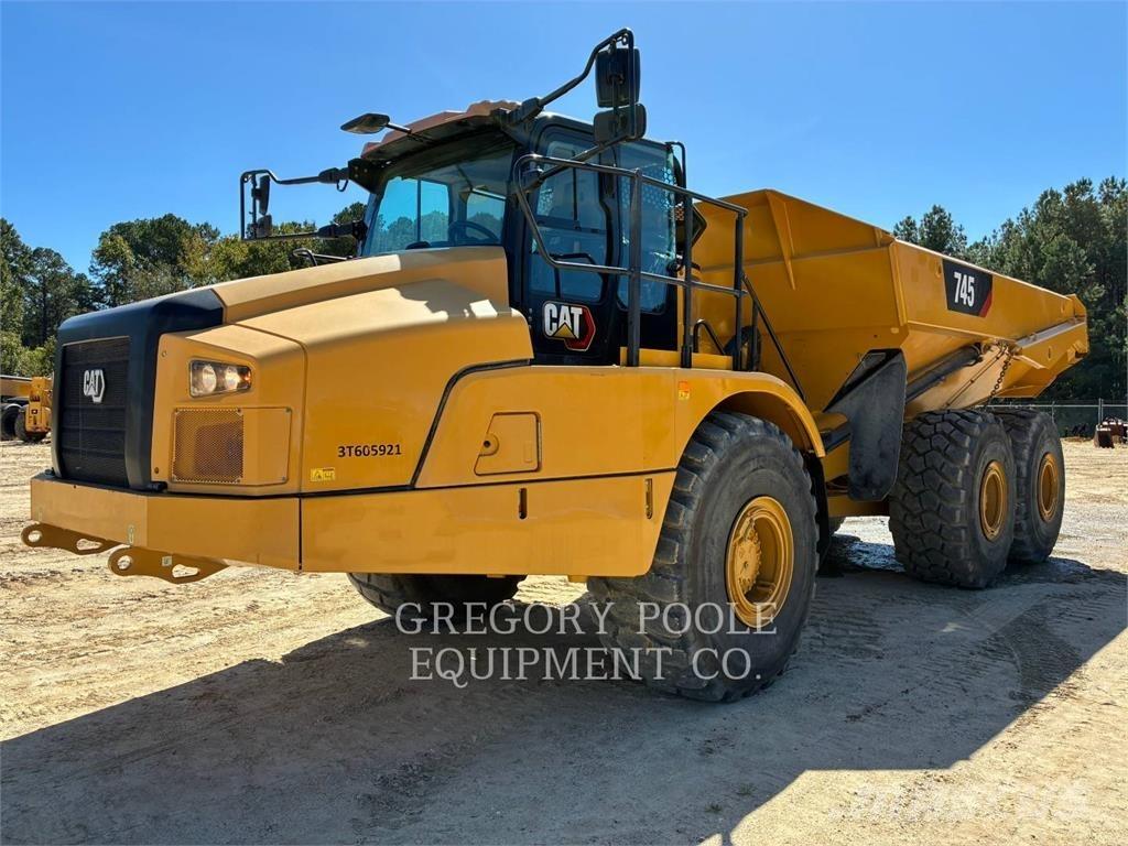 CAT 745-04 鉸接式起吊車