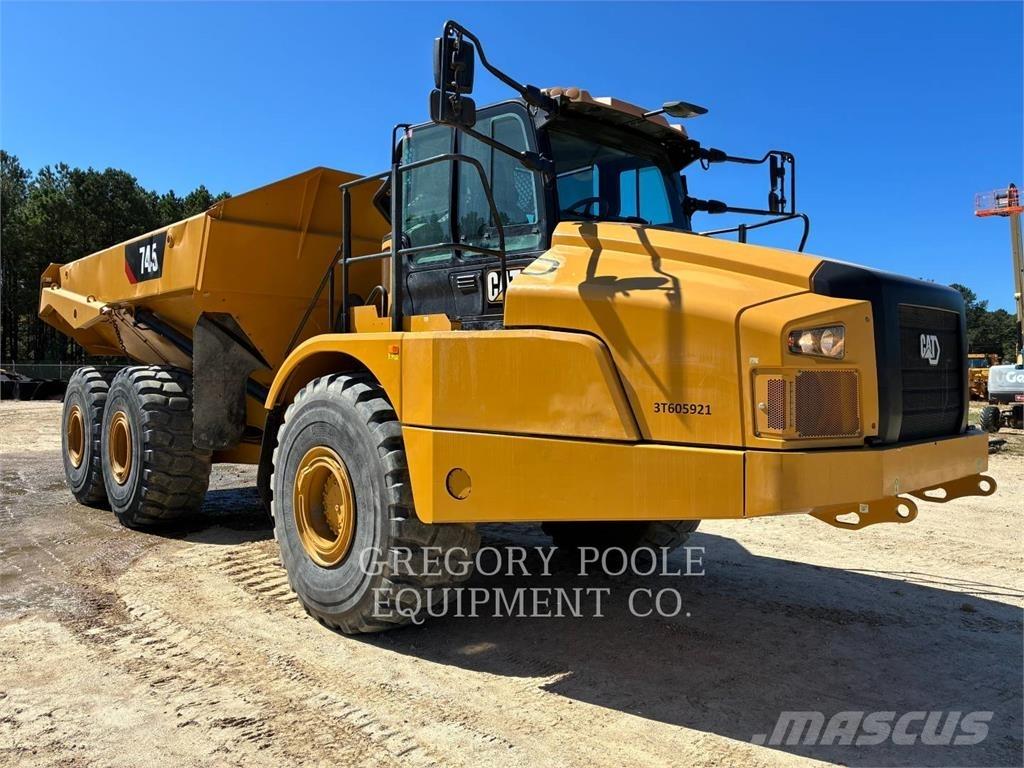 CAT 745-04 鉸接式起吊車