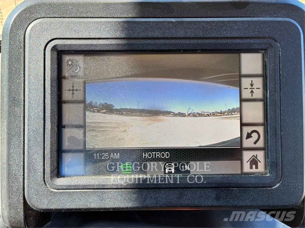 CAT 745-04 鉸接式起吊車