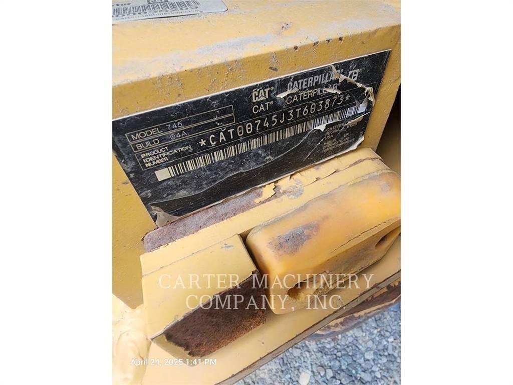 CAT 745-04 TG 鉸接式起吊車