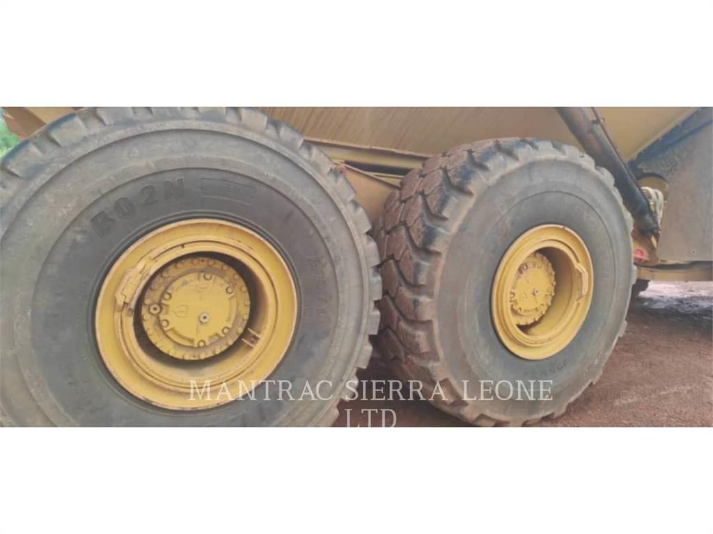 CAT 745-04LRC 鉸接式起吊車