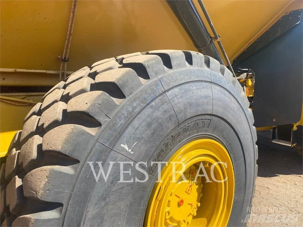 CAT 745-04LRC 鉸接式起吊車