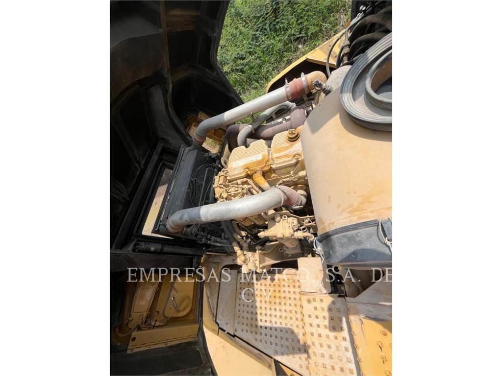 CAT 745-04LRC 鉸接式起吊車