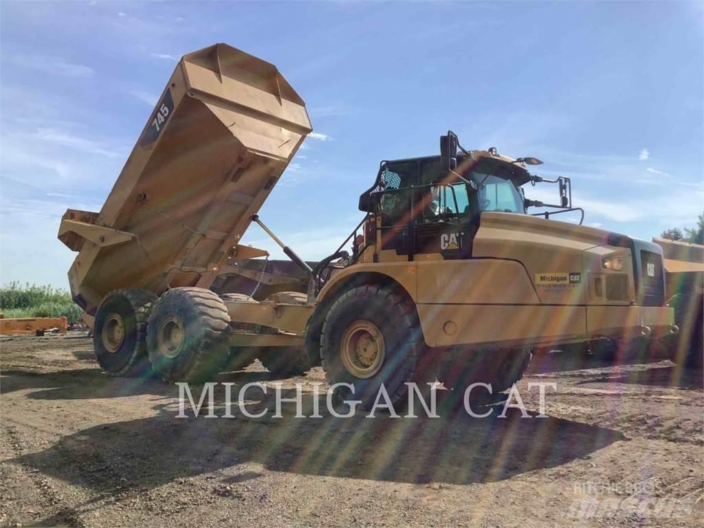 CAT 745 T 鉸接式起吊車