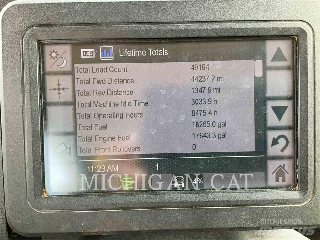 CAT 745 T 鉸接式起吊車