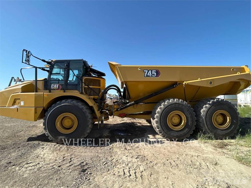 CAT 745 TG 鉸接式起吊車