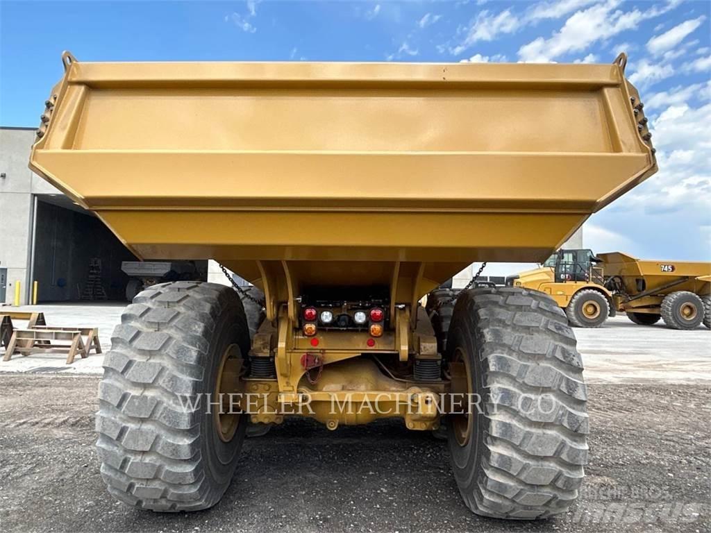 CAT 745 TG 鉸接式起吊車