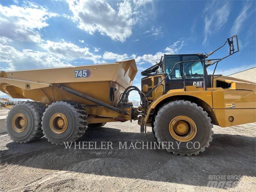 CAT 745 TG 鉸接式起吊車