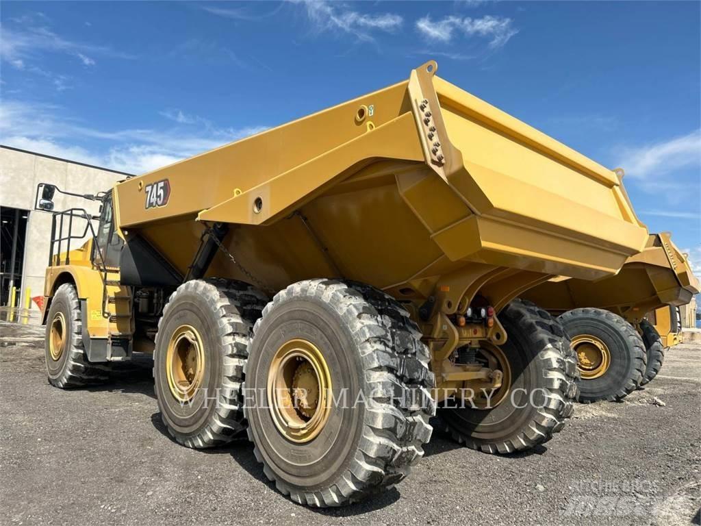 CAT 745 TG 鉸接式起吊車