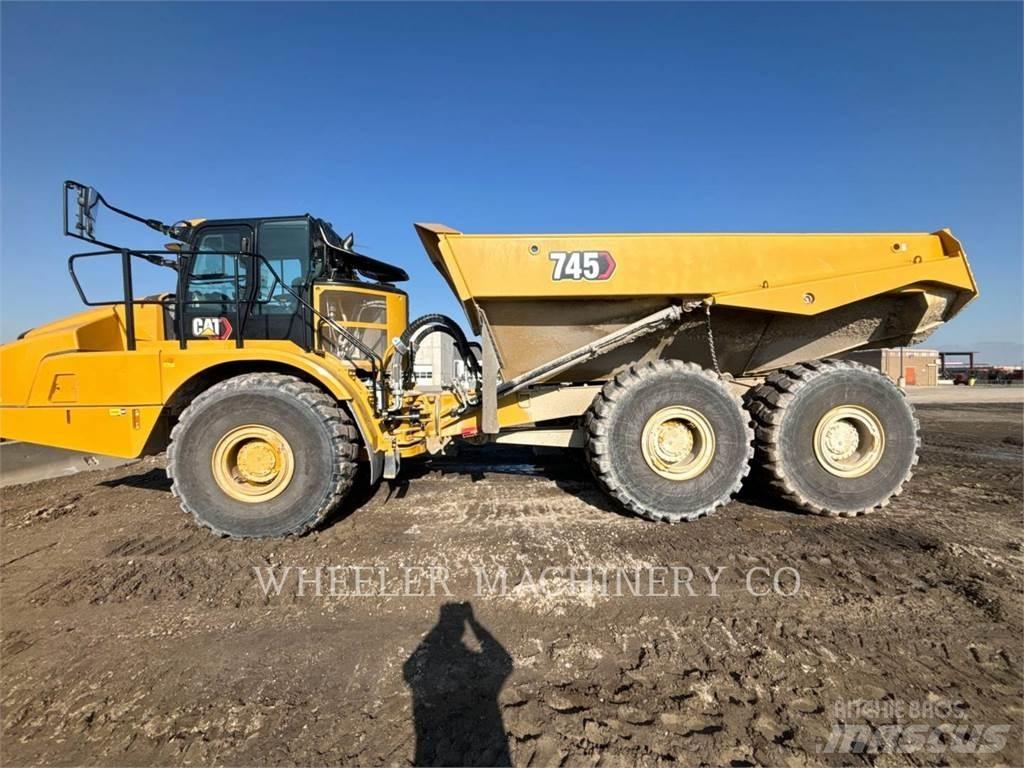 CAT 745 TG 鉸接式起吊車
