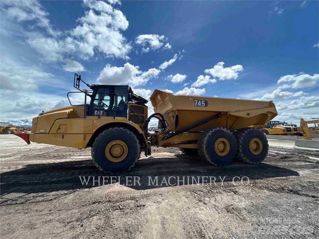 CAT 745 TG 鉸接式起吊車