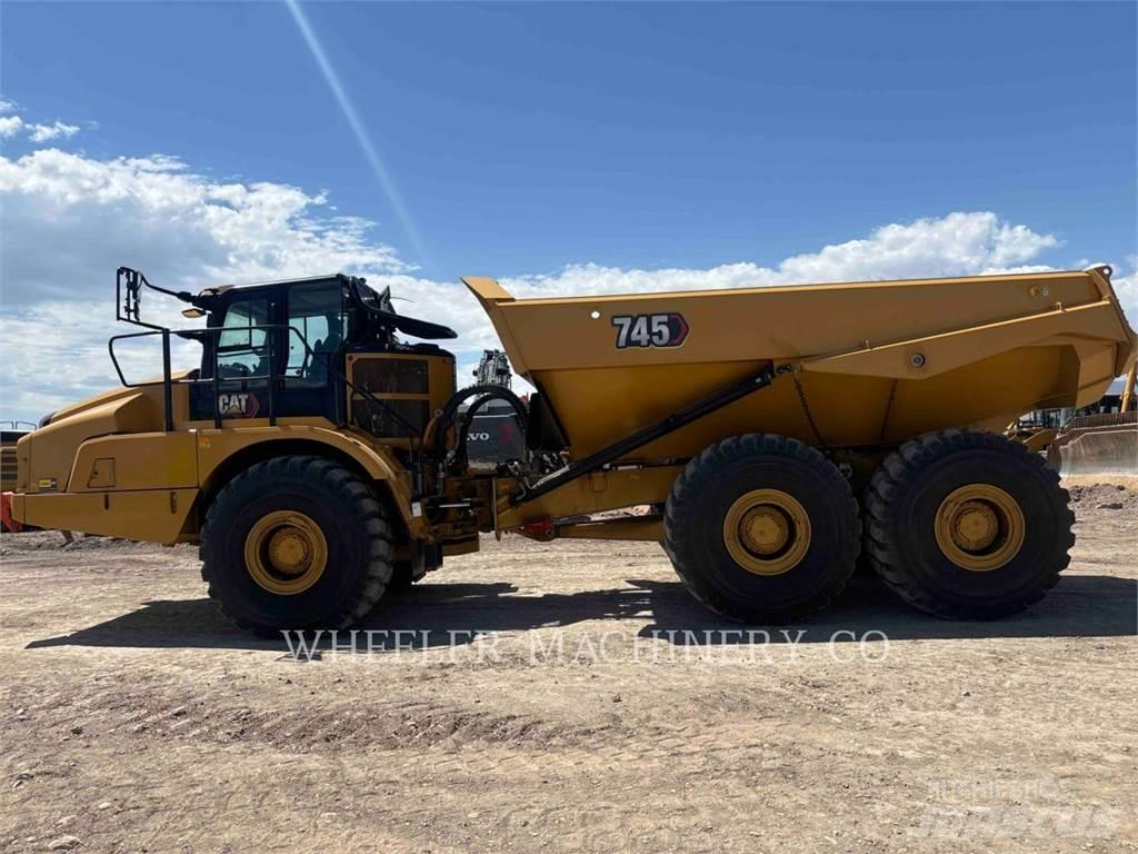 CAT 745 TG 鉸接式起吊車