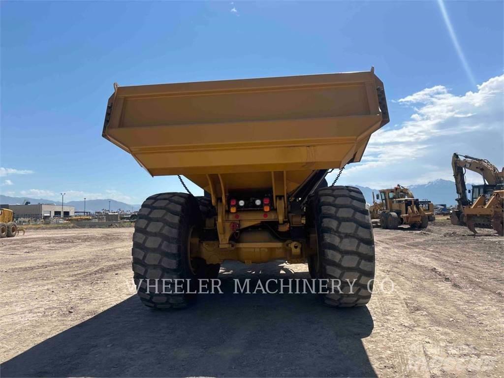 CAT 745 TG 鉸接式起吊車