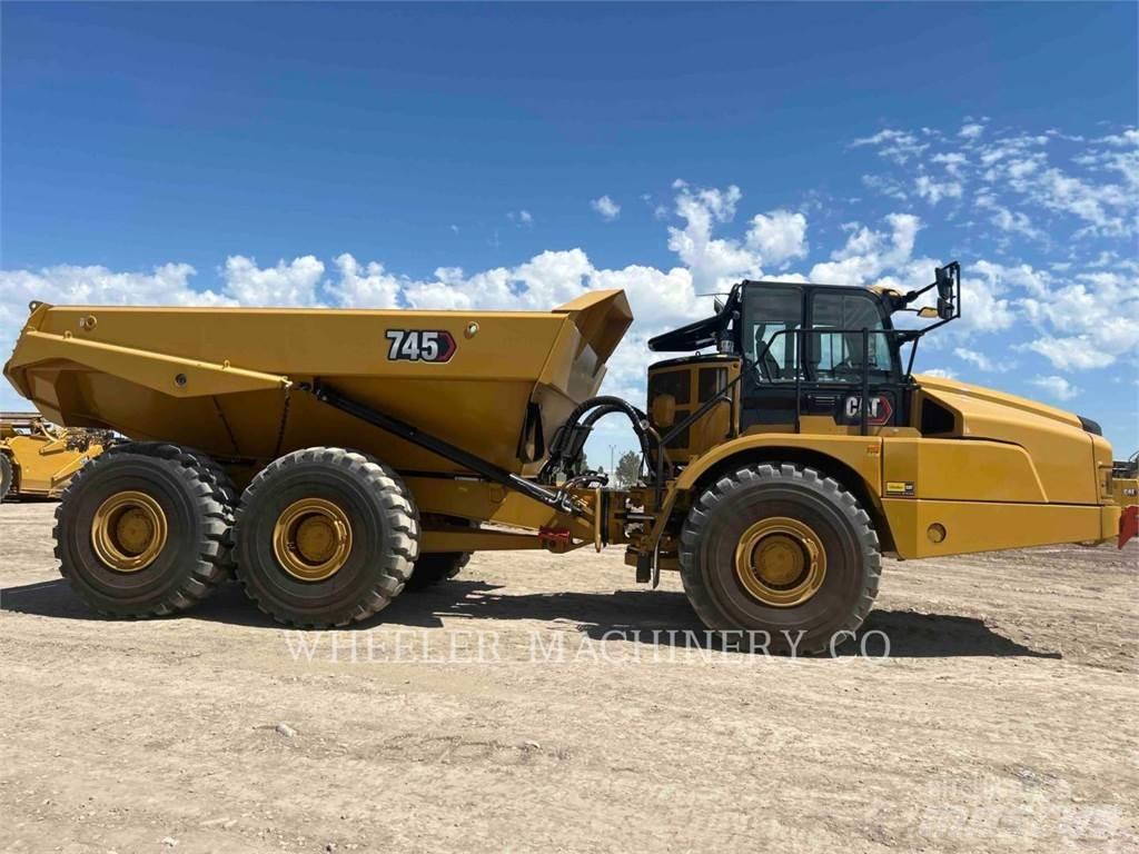 CAT 745 TG 鉸接式起吊車