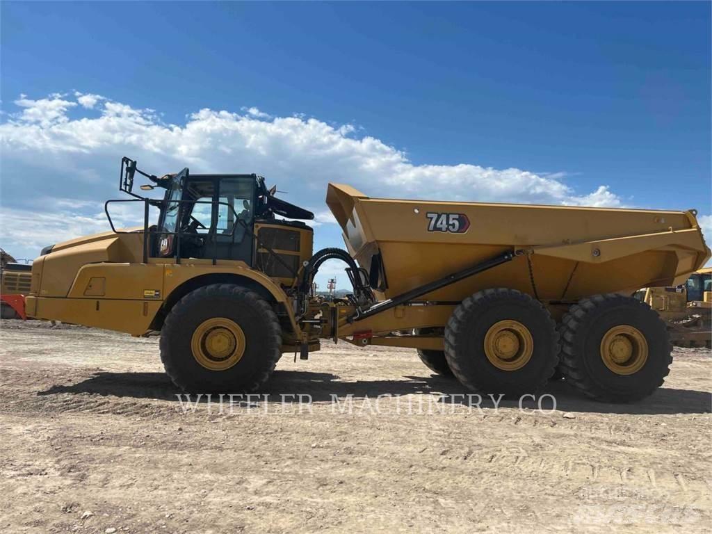 CAT 745 TG 鉸接式起吊車