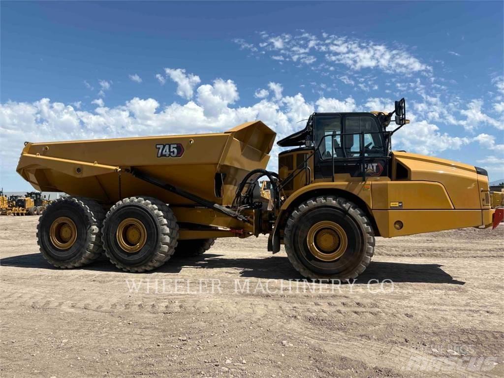 CAT 745 TG 鉸接式起吊車