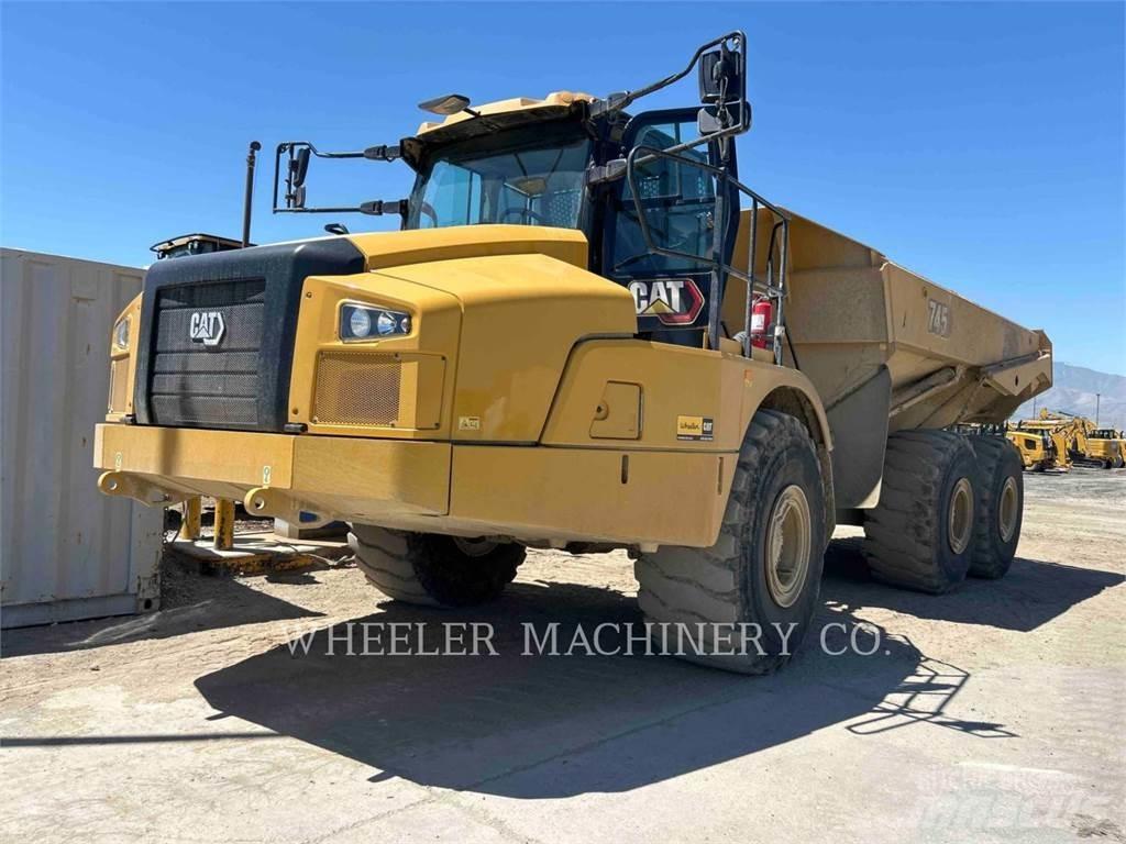 CAT 745 TG 鉸接式起吊車