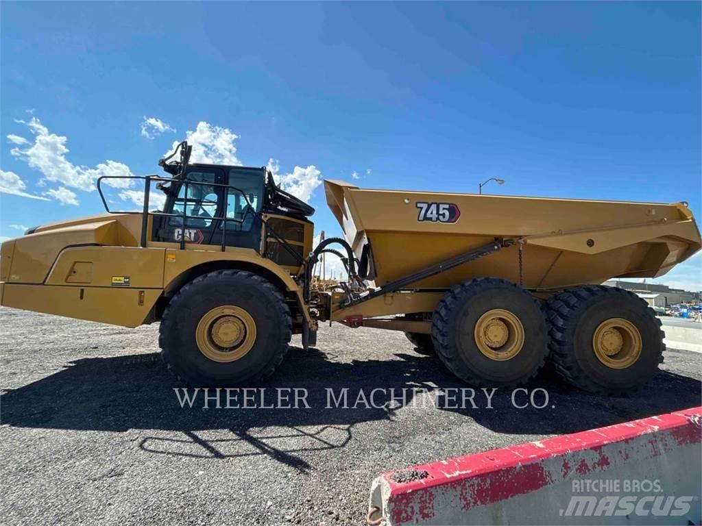 CAT 745 TG 鉸接式起吊車