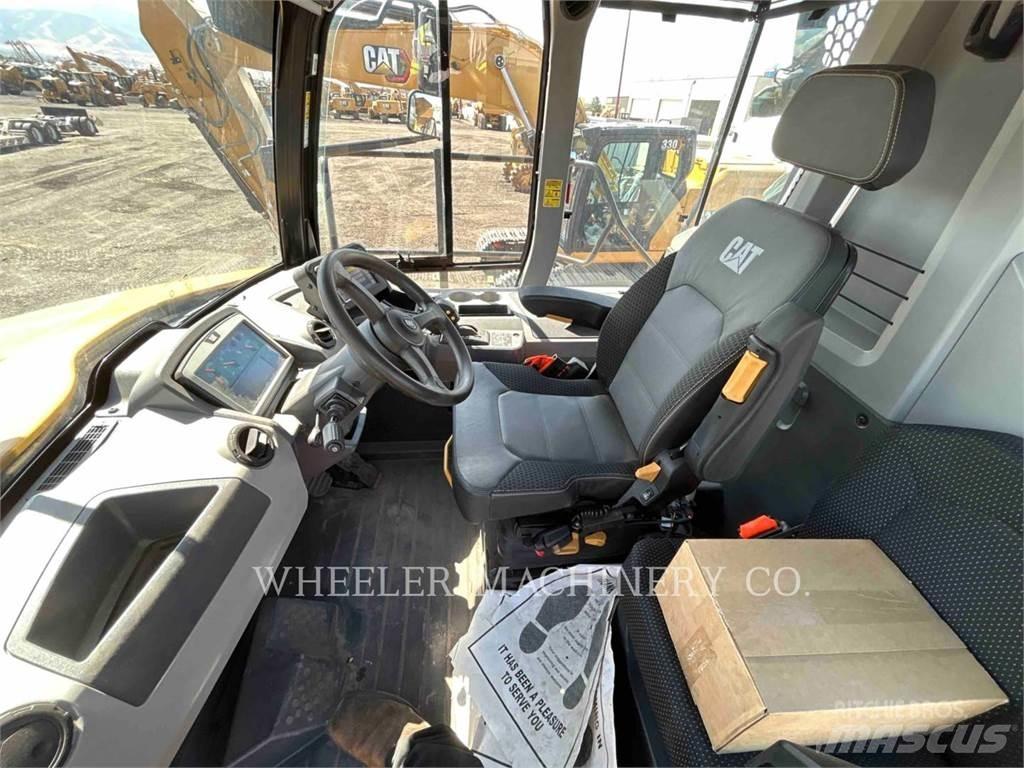 CAT 745 TG 鉸接式起吊車