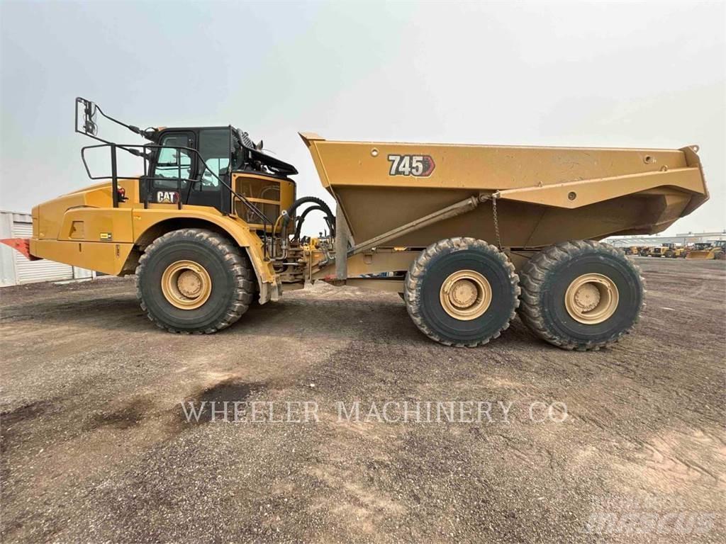 CAT 745 TG 鉸接式起吊車