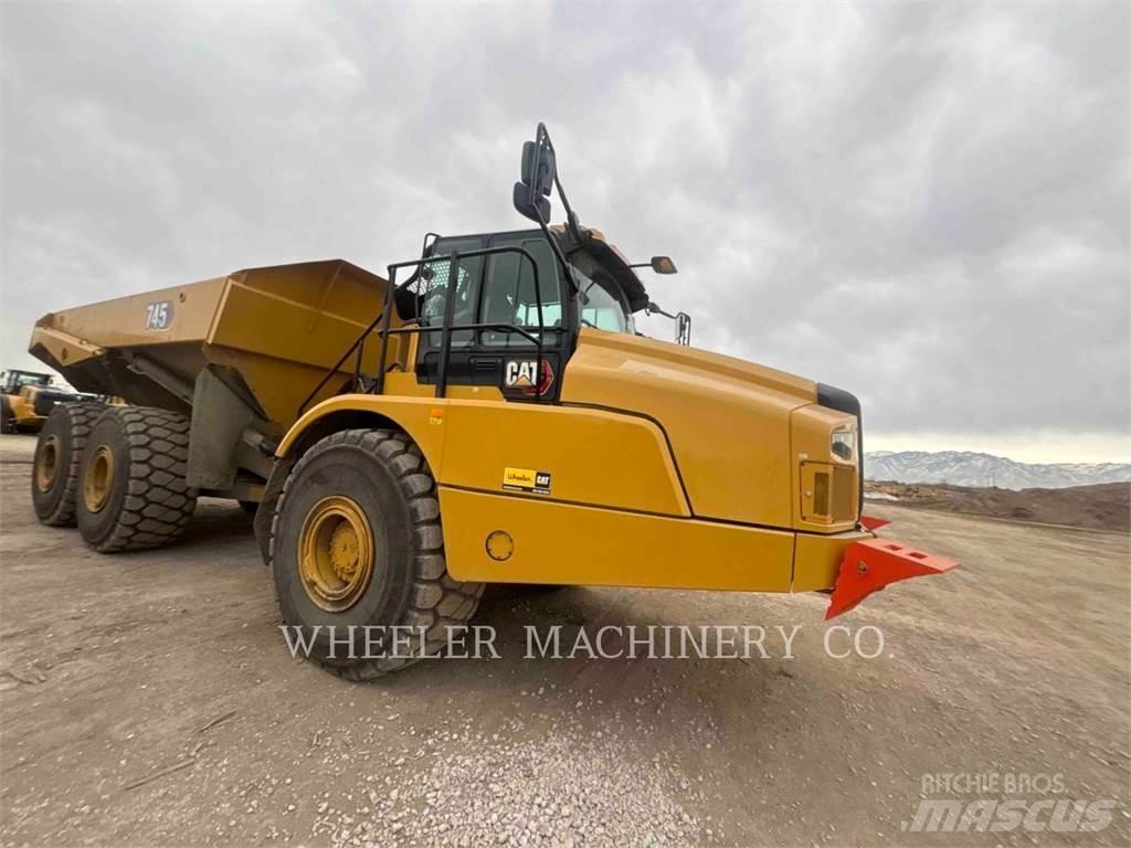 CAT 745 TG 鉸接式起吊車
