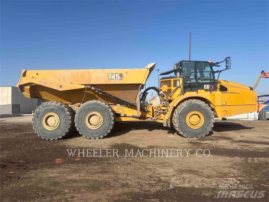 CAT 745 TG 鉸接式起吊車