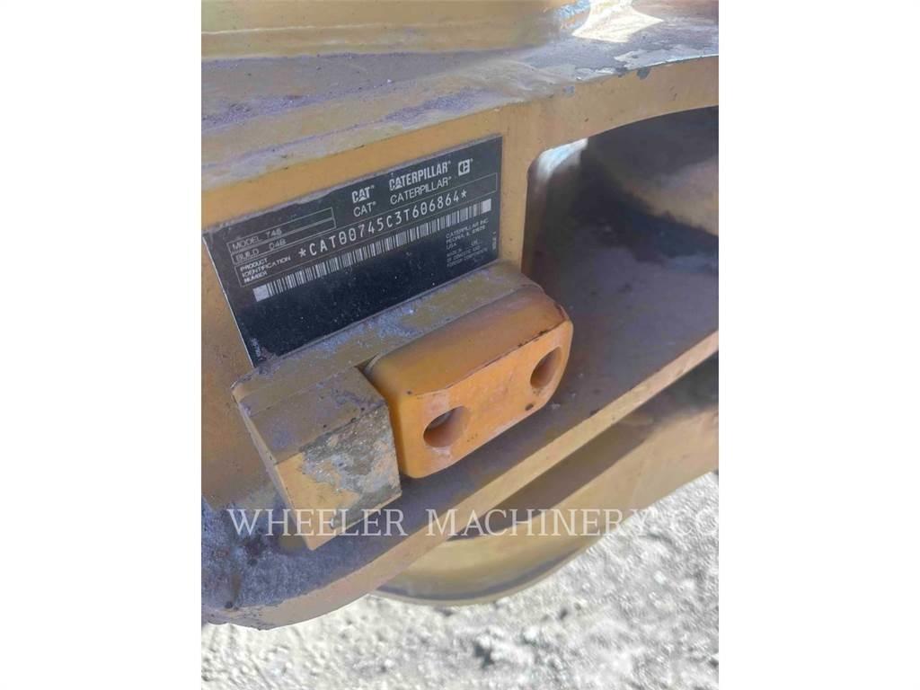 CAT 745 TG 鉸接式起吊車
