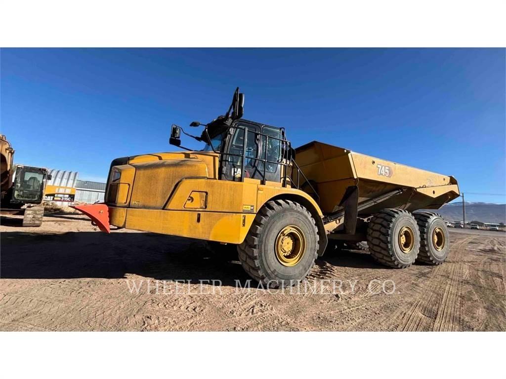 CAT 745 TG 鉸接式起吊車