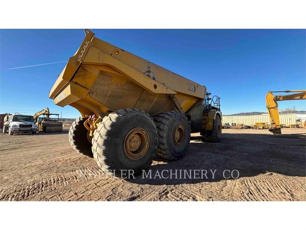 CAT 745 TG 鉸接式起吊車