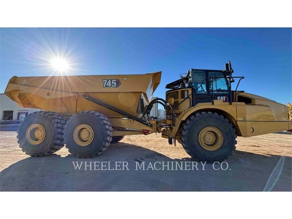 CAT 745 TG 鉸接式起吊車