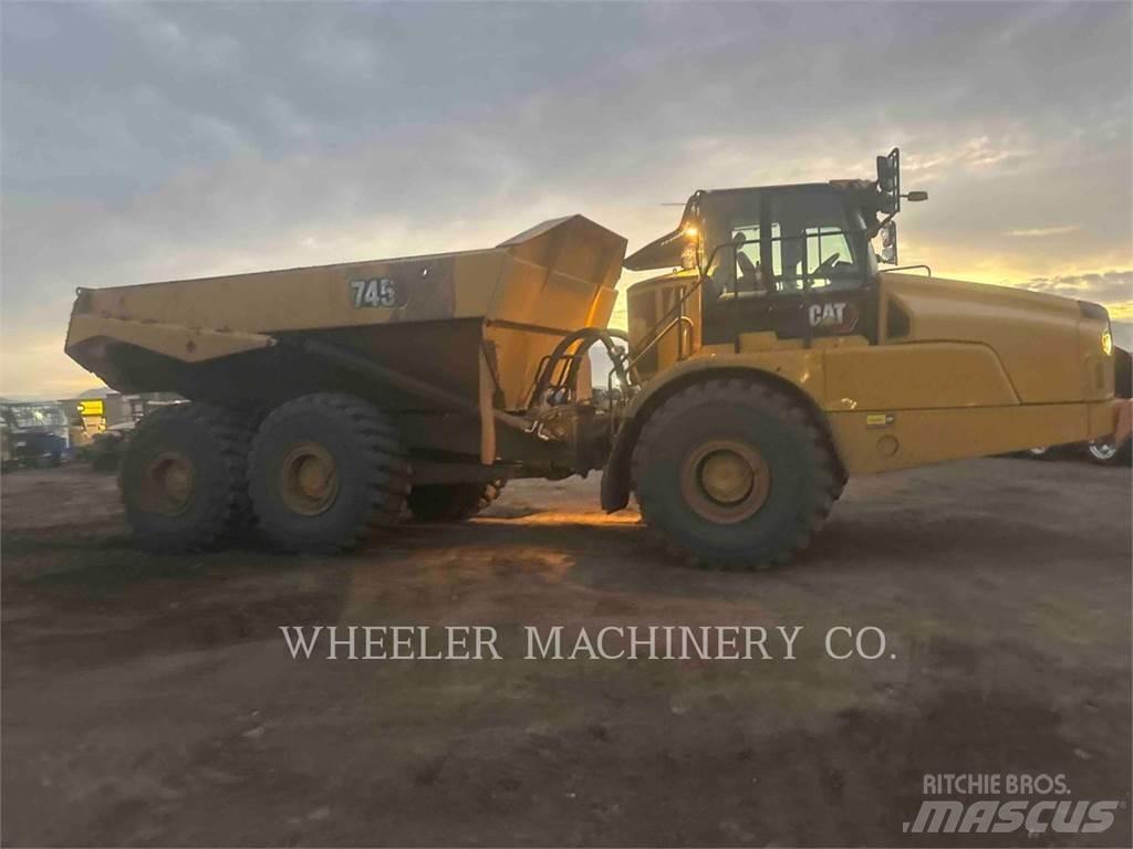 CAT 745 TG 鉸接式起吊車