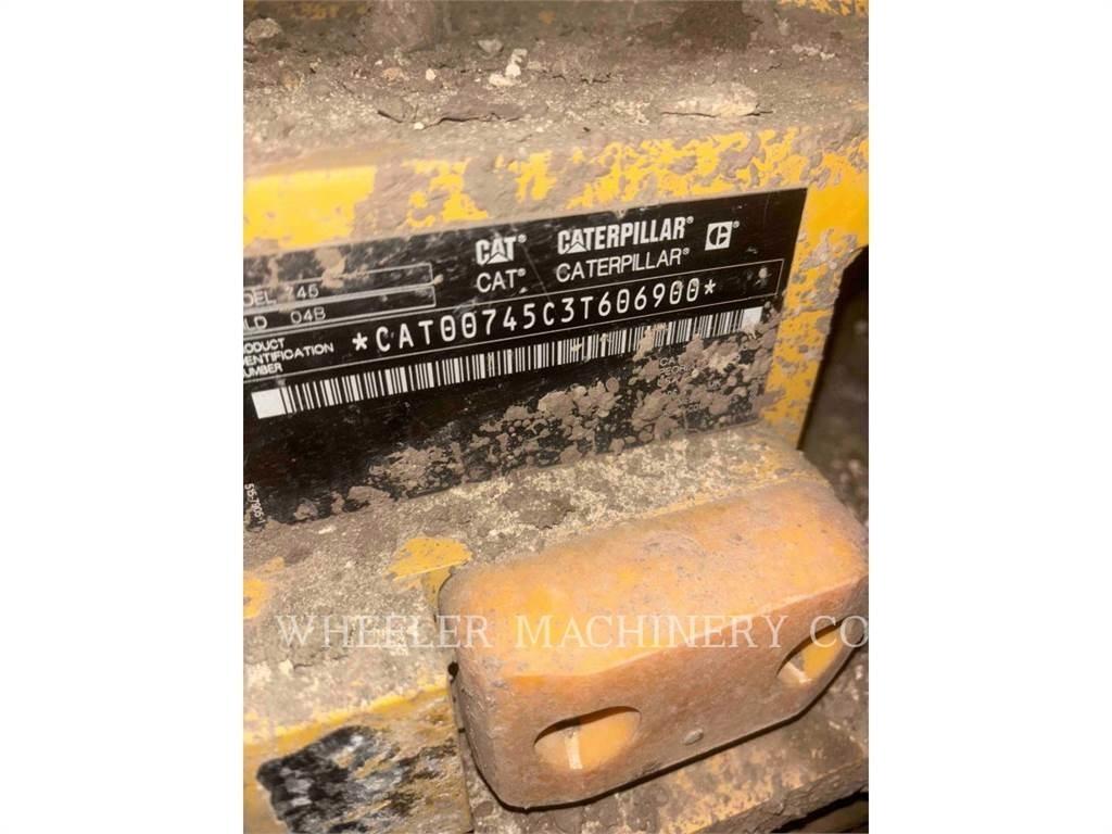 CAT 745 TG 鉸接式起吊車