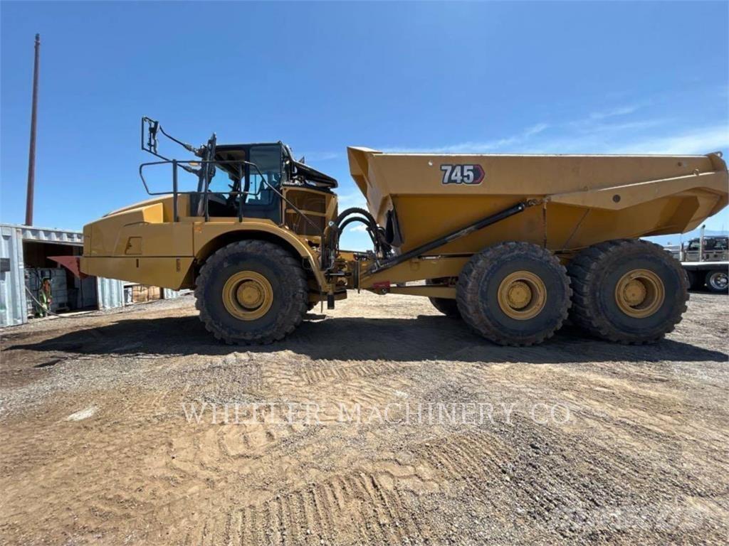 CAT 745 TG 鉸接式起吊車