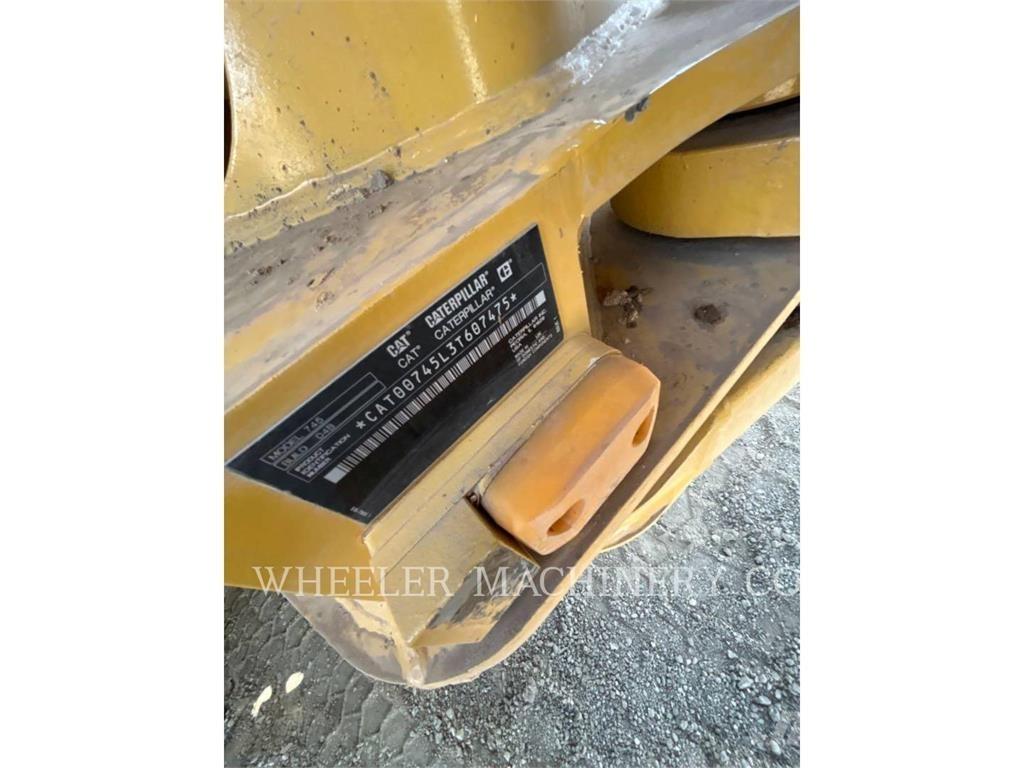 CAT 745 TG 鉸接式起吊車