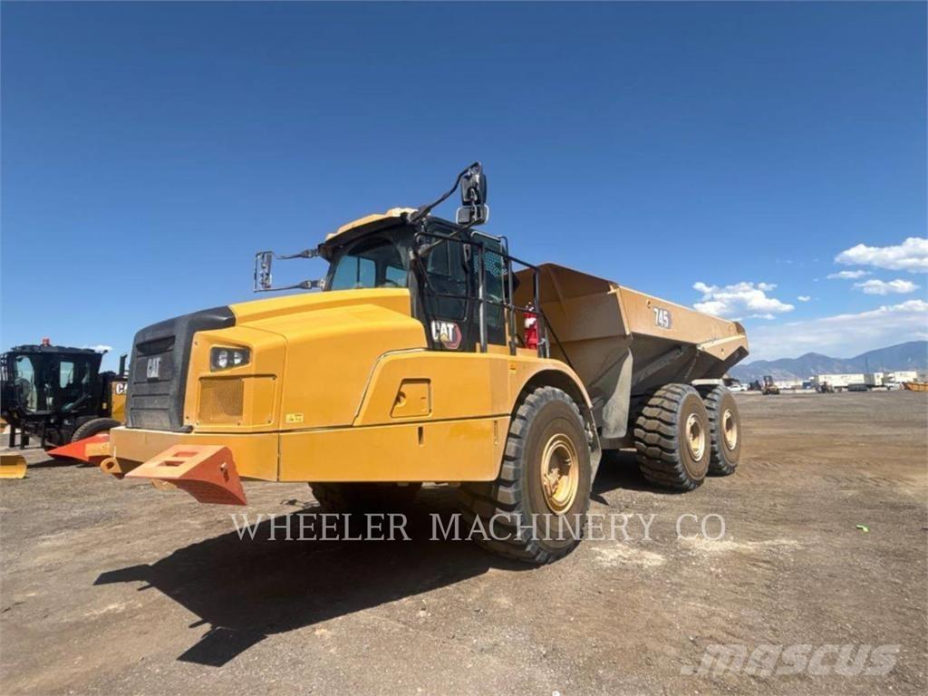 CAT 745 TG 鉸接式起吊車