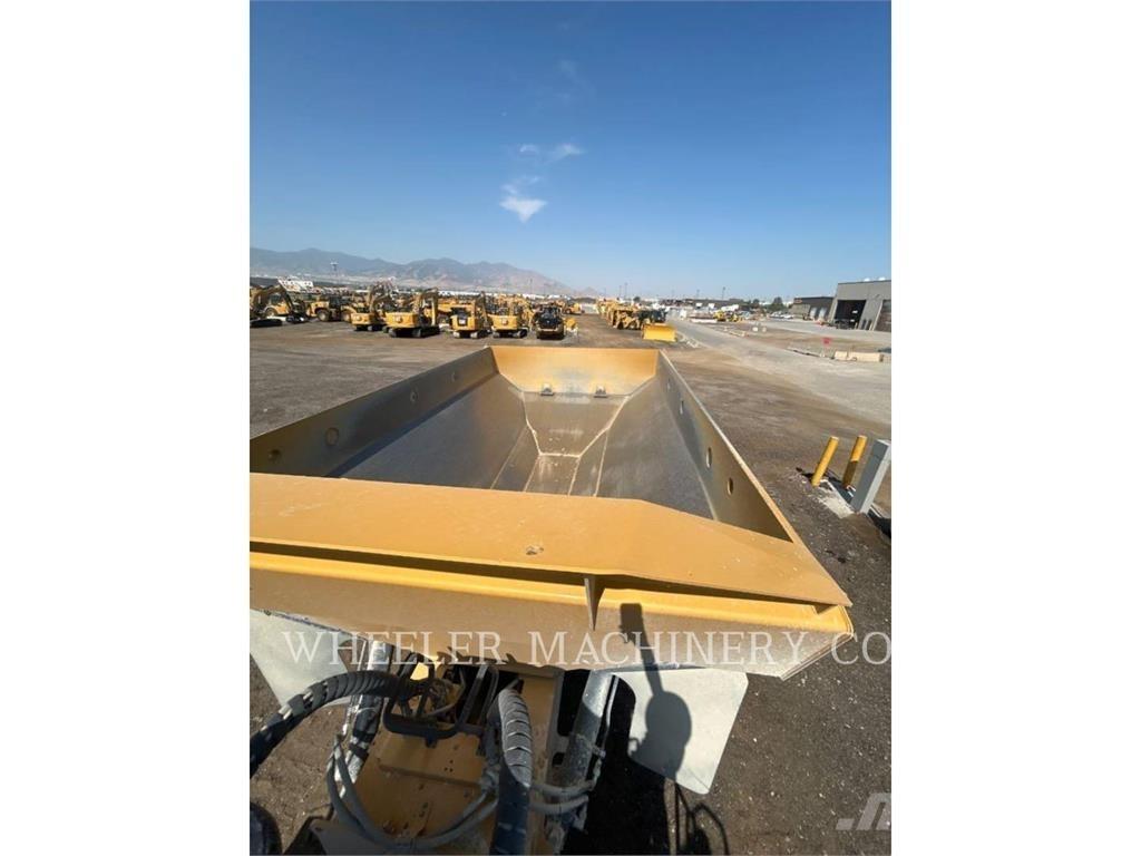 CAT 745 TG 鉸接式起吊車