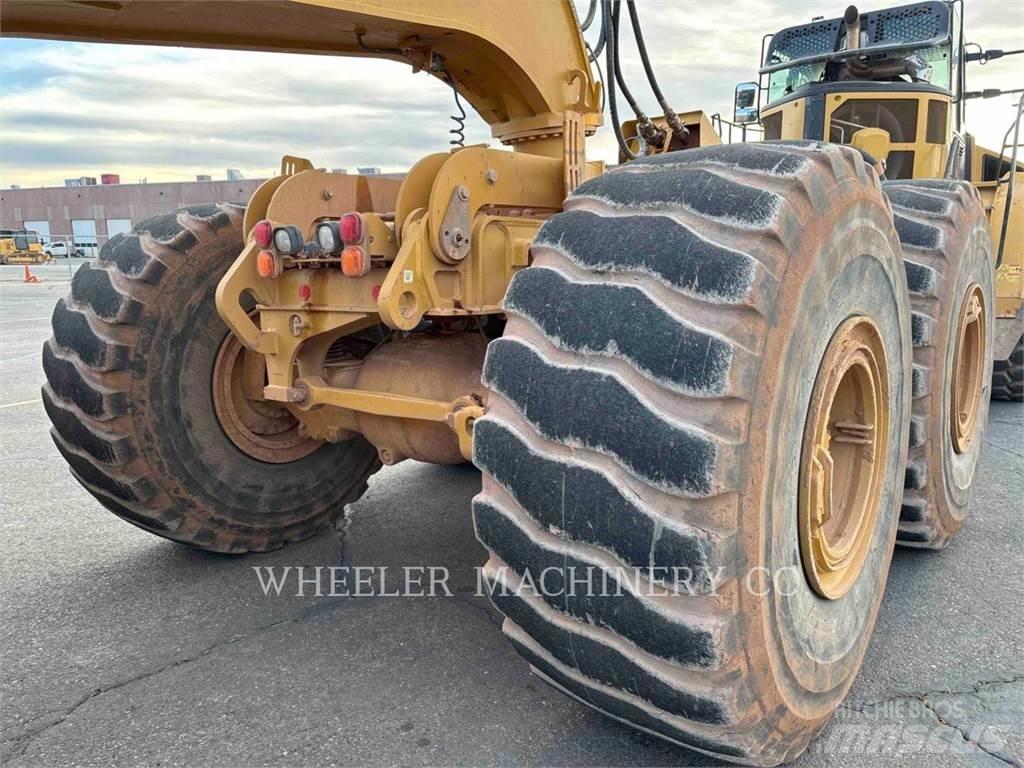 CAT 745 W/PAN 鉸接式起吊車