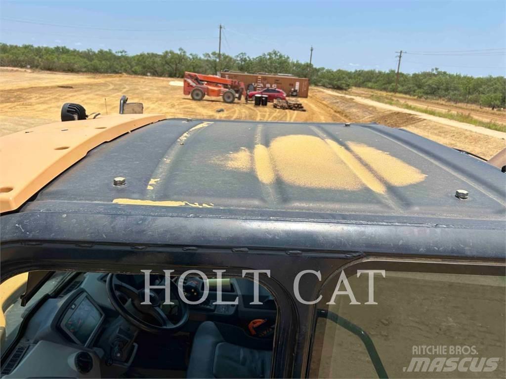 CAT 74504 鉸接式起吊車