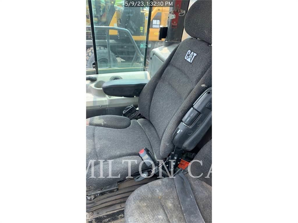 CAT 745C 鉸接式起吊車