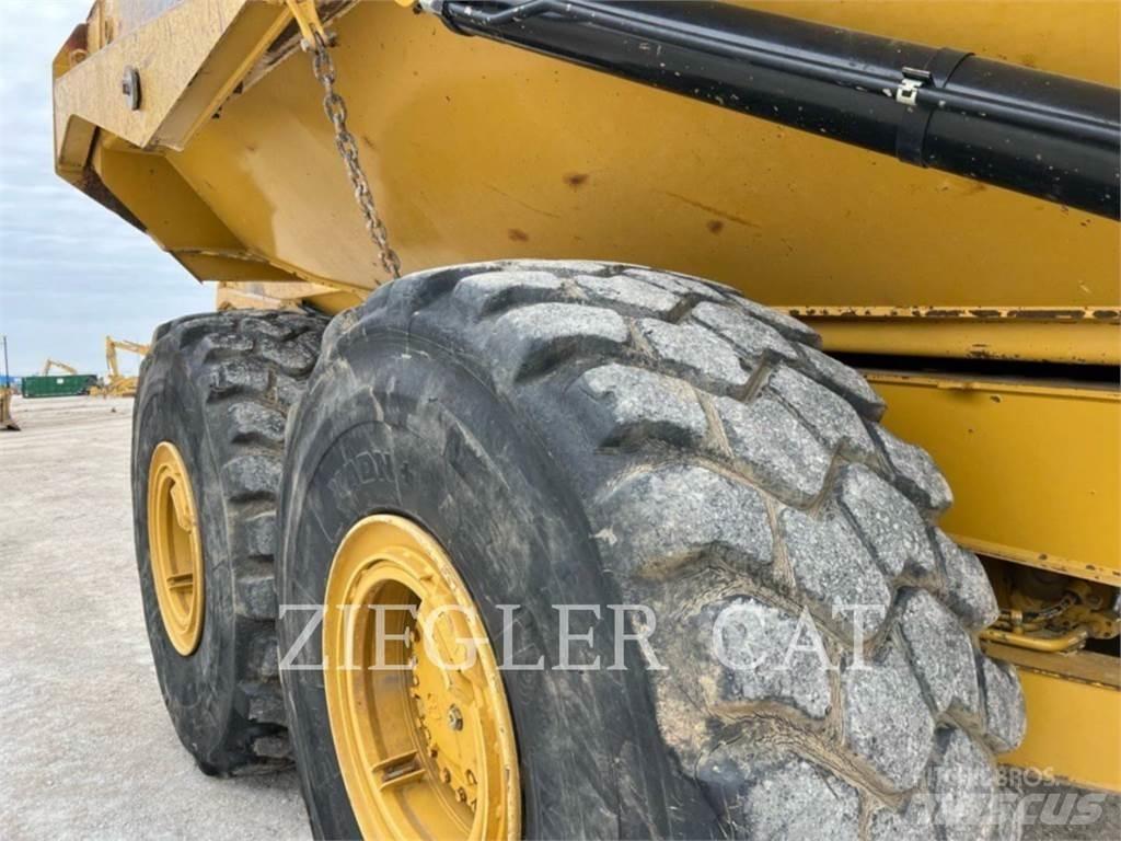 CAT 745C 鉸接式起吊車