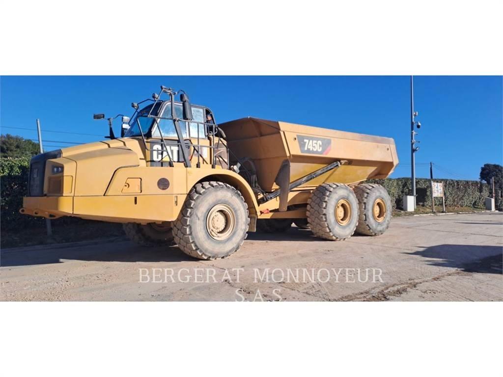 CAT 745C 鉸接式起吊車