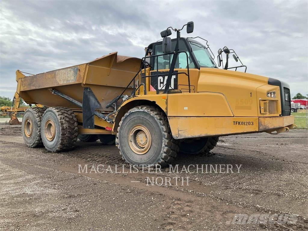 CAT 745C 鉸接式起吊車